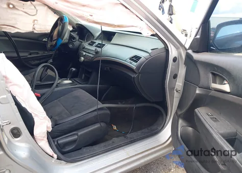 2010 Honda Accord 2.4 Lx z USA, uszkodzony, nr VIN 1HGCP2F37AA100180